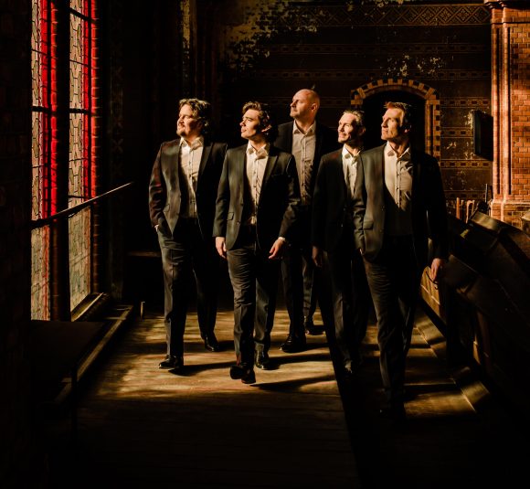 amarcord-8410-hoch-dunkel©AnneHornemann_adobe_express Weihnachtsklänge für 2026/27